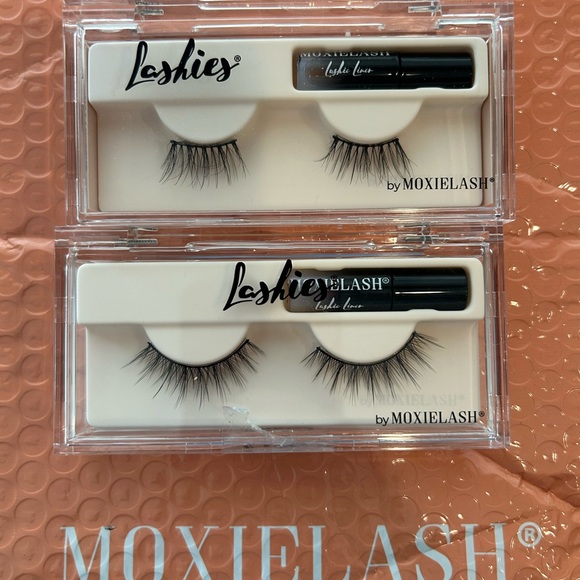Moxie Lashies and Lashbuddy set - Picture 4 of 5
